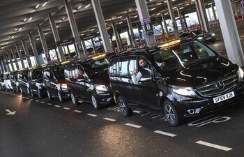 Local taxi rank returns to London Luton Airport