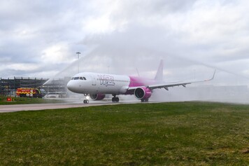 Water arch salute for Wizz Air's first NEO