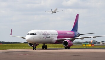 Wizz Air taxis for departure
